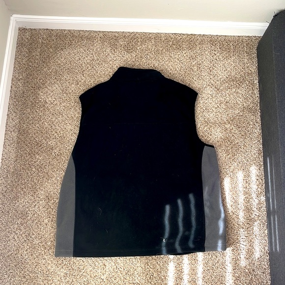 Cabelas XL Fleece Vest Gray & Black - Picture 2 of 3